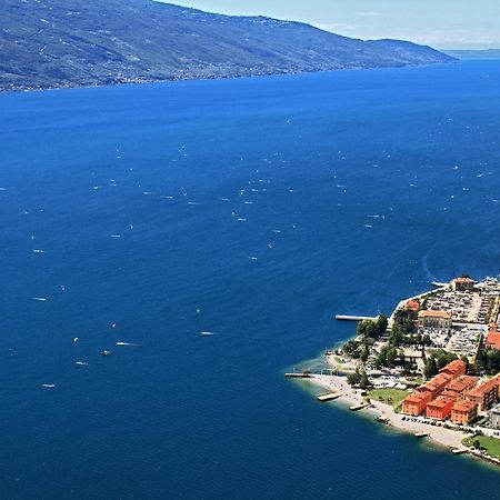 Campione Ora Apartments By Gardadomusmea カンピョーネ・デル・ガルダ エクステリア 写真