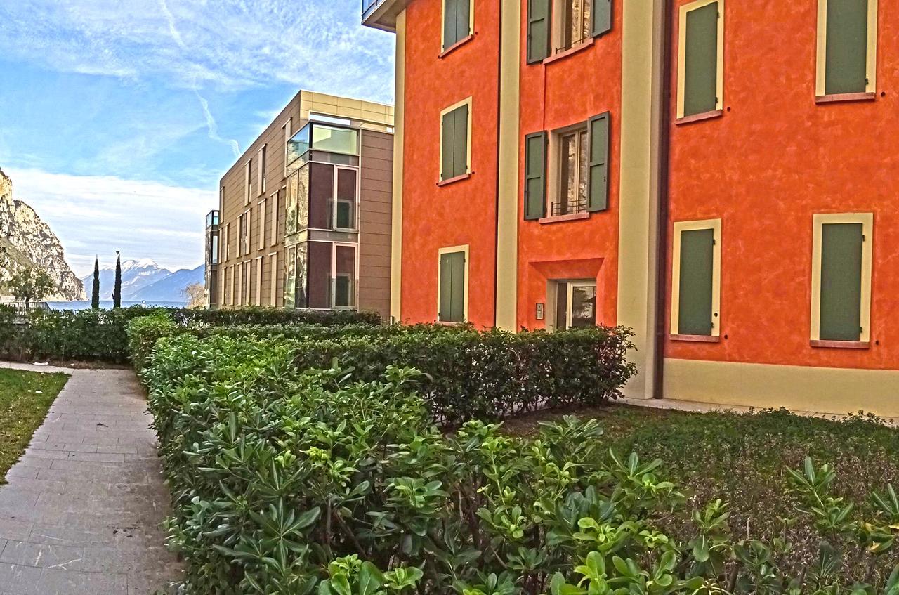 Campione Ora Apartments By Gardadomusmea カンピョーネ・デル・ガルダ エクステリア 写真